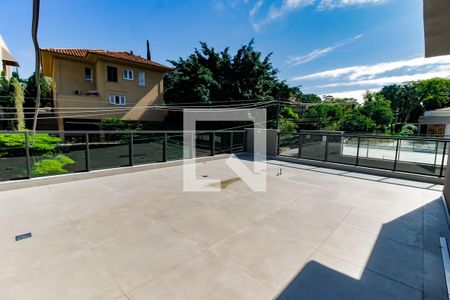 Casa de condomínio à venda com 548m², 4 quartos e 4 vagas Casa de condomínio à venda com 548m², 4 quartos e 4 vagasVaranda