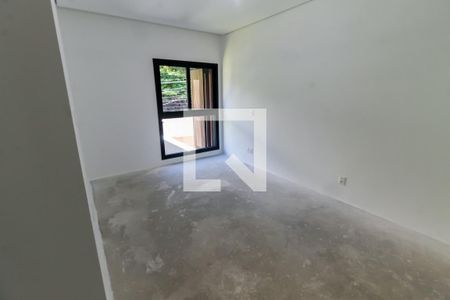 Casa de condomínio à venda com 548m², 4 quartos e 4 vagas Casa de condomínio à venda com 548m², 4 quartos e 4 vagasSuíte 2