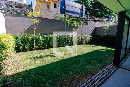 Casa de condomínio à venda com 548m², 4 quartos e 4 vagas Casa de condomínio à venda com 548m², 4 quartos e 4 vagasJardim