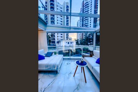 Apartamento para alugar com 81m², 1 quarto e 1 vagaVaranda