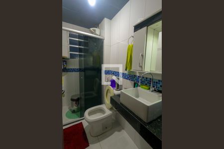Banheiro de apartamento à venda com 2 quartos, 34m² em Betim Industrial, Betim