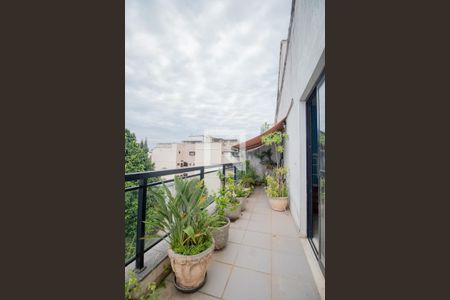 Apartamento para alugar com 195m², 3 quartos e 2 vagas Apartamento para alugar com 195m², 3 quartos e 2 vagasVaranda da Suite 1 e 2