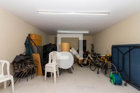 Casa à venda com 300m², 3 quartos e 8 vagasGaragem subsolo