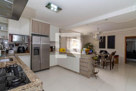 Casa à venda com 300m², 3 quartos e 8 vagasCozinha