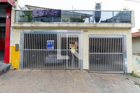 Casa à venda com 300m², 3 quartos e 8 vagasFachada
