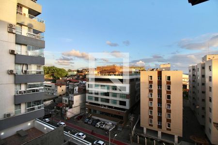 Vista da Sala de apartamento para alugar com 3 quartos, 64m² em Ondina, Salvador
