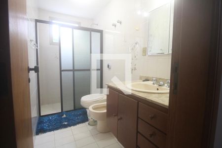 Banheiro Suíte  de apartamento para alugar com 4 quartos, 199m² em Jardim Tres Marias, Guarujá