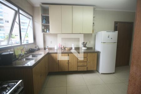 Apartamento para alugar com 199m², 4 quartos e 2 vagasCozinha