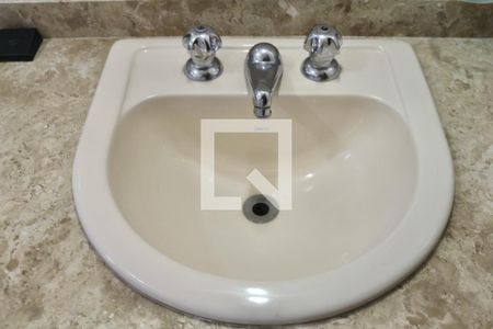 Apartamento para alugar com 199m², 4 quartos e 2 vagasBanheiro Suíte 