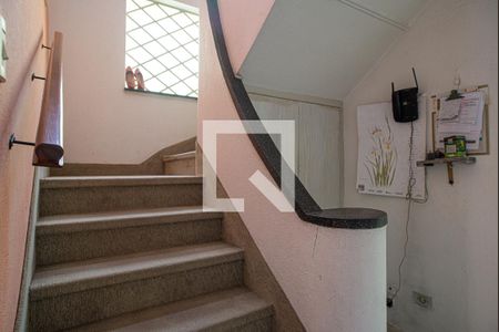 Casa à venda com 450m², 3 quartos e 4 vagasEscada para os quartos