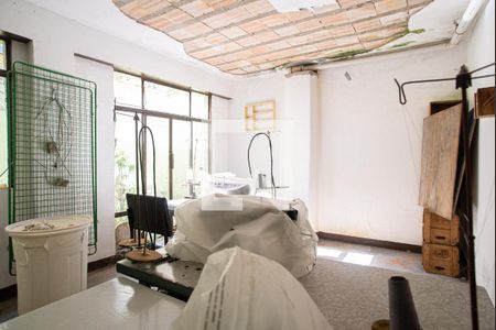 Casa à venda com 450m², 3 quartos e 4 vagasQuarto de Serviço 1