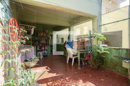 Casa à venda com 450m², 3 quartos e 4 vagasÁrea de Serviço / Quintal