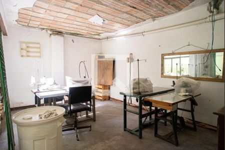 Casa à venda com 450m², 3 quartos e 4 vagasQuarto de Serviço 1