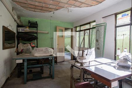 Casa à venda com 450m², 3 quartos e 4 vagasQuarto de Serviço 1