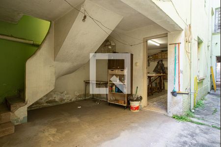 Casa à venda com 450m², 3 quartos e 4 vagasQuarto de Serviço/Quintal