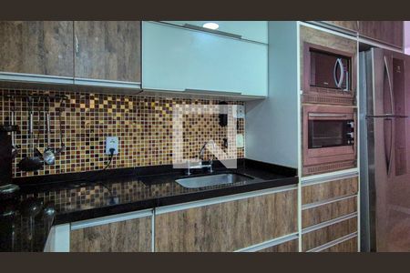 Apartamento para alugar com 90m², 2 quartos e 1 vaga Apartamento para alugar com 90m², 2 quartos e 1 vagaCozinha e Área de Serviço