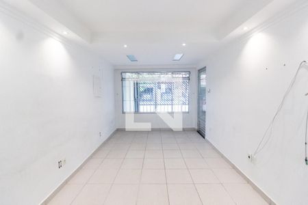 Sala de casa à venda com 4 quartos, 200m² em Conjunto Residencial Santa Terezinha, São Paulo