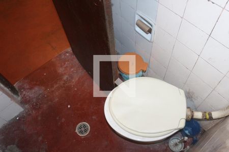 Casa à venda com 180m², 2 quartos e 2 vagasBanheiro 2