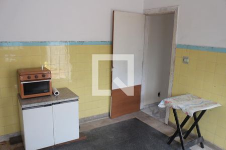 Casa à venda com 180m², 2 quartos e 2 vagasCozinha