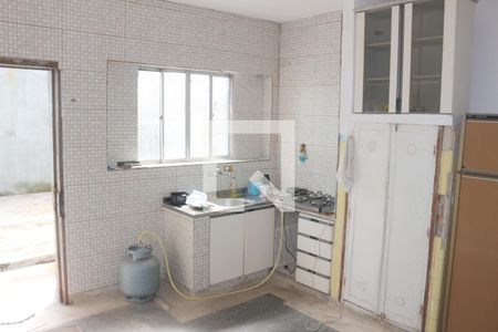 Casa à venda com 180m², 2 quartos e 2 vagasCozinha
