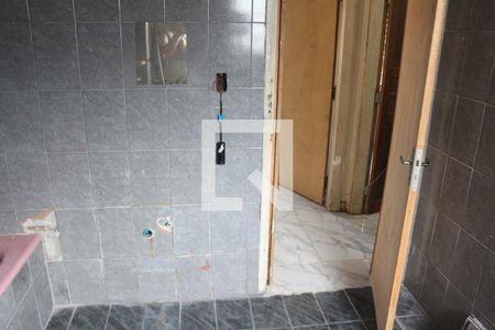 Casa à venda com 180m², 2 quartos e 2 vagasBanheiro 1