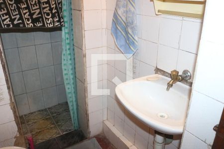 Casa à venda com 180m², 2 quartos e 2 vagasBanheiro 2