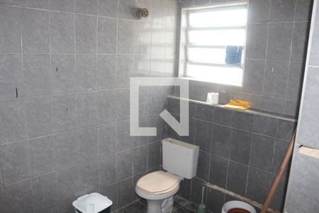 Casa à venda com 180m², 2 quartos e 2 vagasBanheiro 1