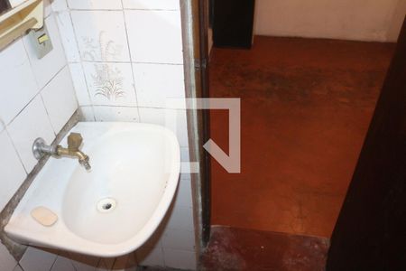 Casa à venda com 180m², 2 quartos e 2 vagasBanheiro 2