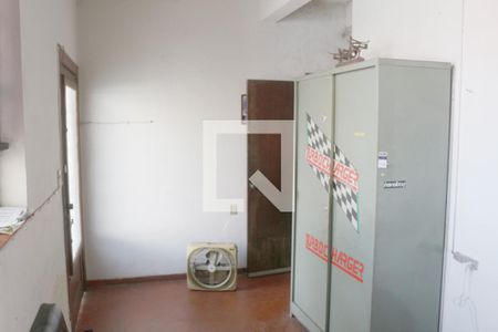 Casa à venda com 180m², 2 quartos e 2 vagasEscritório