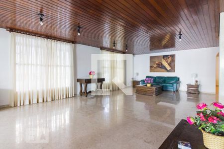 Apartamento à venda com 117m², 3 quartos e 1 vaga Apartamento à venda com 117m², 3 quartos e 1 vagaHall