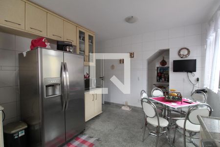 Casa à venda com 350m², 3 quartos e 3 vagasCozinha