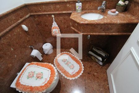 Casa à venda com 350m², 3 quartos e 3 vagasLavabo