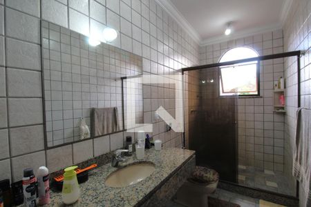 Casa à venda com 350m², 3 quartos e 3 vagasBanheiro social