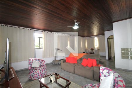 Casa à venda com 350m², 3 quartos e 3 vagasPiso Superior