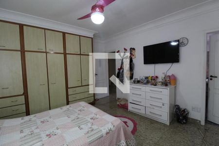 Casa à venda com 350m², 3 quartos e 3 vagasSuíte 2
