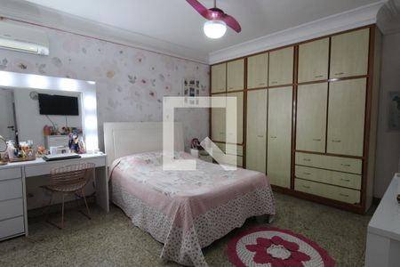 Casa à venda com 350m², 3 quartos e 3 vagasSuíte 2