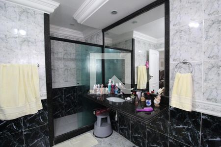 Casa à venda com 350m², 3 quartos e 3 vagasBanheiro da suíte 1