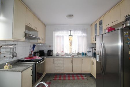 Casa à venda com 350m², 3 quartos e 3 vagasCozinha