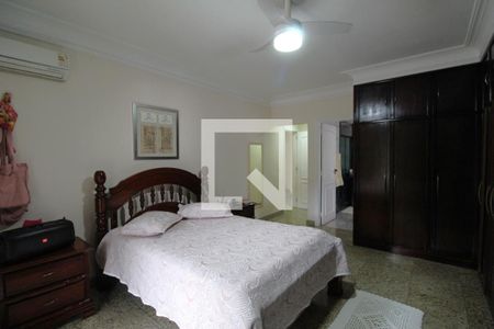 Casa à venda com 350m², 3 quartos e 3 vagasSuíte 1