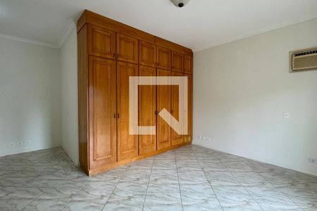 Casa de condomínio à venda com 400m², 4 quartos e 4 vagasSuíte 2
