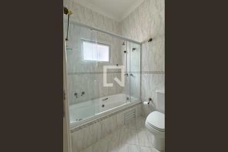 Casa de condomínio à venda com 400m², 4 quartos e 4 vagasBanheiro da Suíte 3