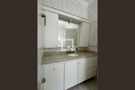 Casa de condomínio à venda com 400m², 4 quartos e 4 vagasBanheiro da Suíte 3