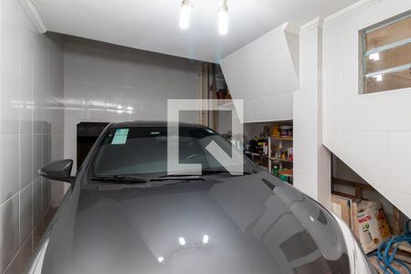 Garagem de casa à venda com 2 quartos, 140m² em Vila Paulicéia, São Paulo