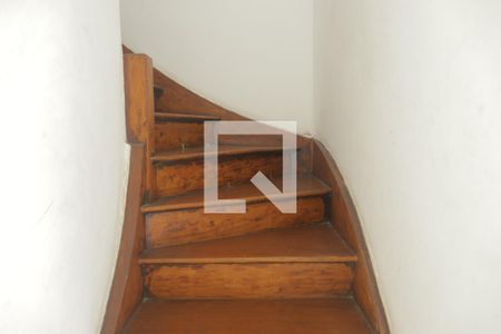 Casa à venda com 400m², 18 quartos e sem vagaEscada 2