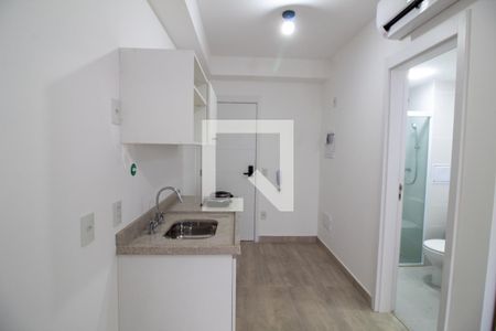 Cozinha de kitnet/studio para alugar com 1 quarto, 27m² em Jardim das Acacias, São Paulo