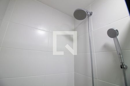 Banheiro de kitnet/studio para alugar com 1 quarto, 27m² em Jardim das Acacias, São Paulo