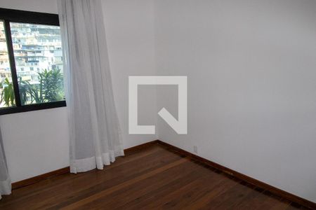 Apartamento à venda com 178m², 4 quartos e 1 vagaQuarto 2