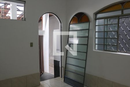 Sala de casa para alugar com 1 quarto, 60m² em Paulo Vi, Belo Horizonte