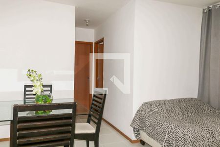 Sala de apartamento à venda com 2 quartos, 50m² em Marechal Hermes, Rio de Janeiro