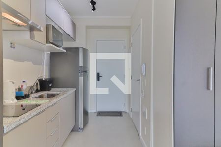 Cozinha de apartamento para alugar com 1 quarto, 25m² em Butantã, São Paulo